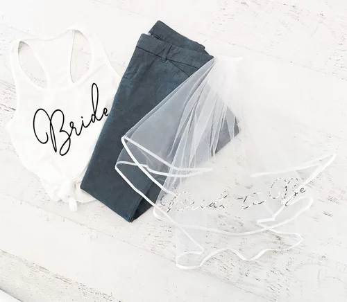 Vista 3 de ModParty Silver Bride to Be Veil - Velo corto de tul para despedida de soltera con peine, blanco, plateado