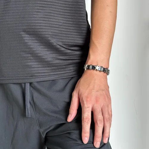 Vista 5 de Pulsera de cuero con remaches de estrella de aleación estilo punk, brazalete con hebilla, pulsera de cinturón, Ajustable, aleación, No es una piedra