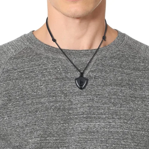 Vista 2 de COAI Collar de amuleto con colgante de escudo de obsidiana negra