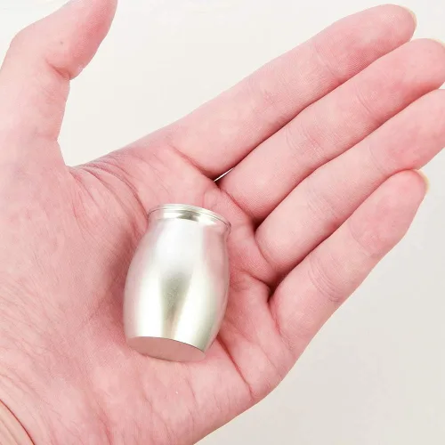 Vista 4 de LSxAB Mini urna de cremación para mujeres para cenizas humanas, mamá, mamá, madre, madre, tengo un ángel de la guarda que me vigila desde el cielo