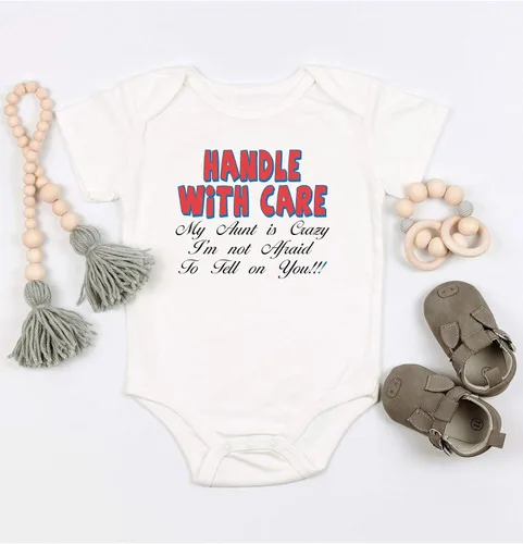 Vista 4 de TripleBDesigns Handle with Care my Aunt is Crazy I'm not Afraid to tell on you! Divertido mameluco para bebé