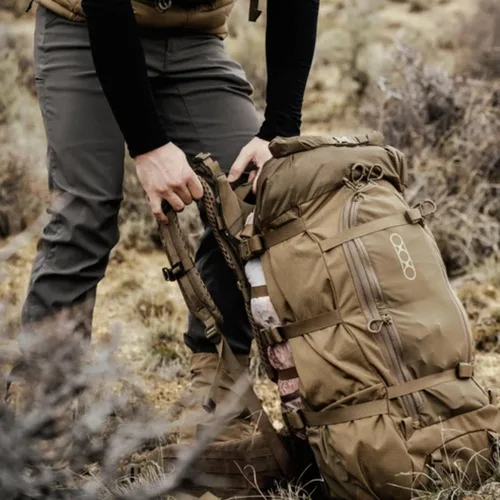 Vista 3 de Eberlestock Brooks 3500 Pack – Bolsa de conexión EMOD ultraligera – 3626 pulgadas cúbicas de almacenamiento – Mochila de cierre enrollable para Dry