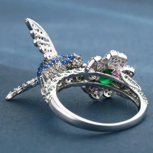 Vista 4 de Ginger Lyne Collection Precioso anillo de colibrí con joyas