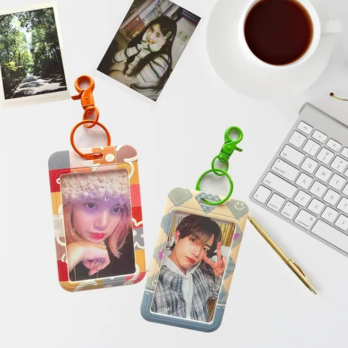 Vista 4 de Soporte para tarjetas fotográficas Kpop, 2 unidades, llavero de dibujos animados, soporte para tarjetas de fotos, lindo soporte para tarjetas