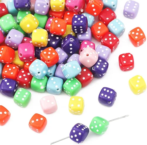 Vista 5 de 500 cuentas de dados coloridos de 0.335 in, dados encantadores de 6 caras para mujeres, collares, aretes, pulseras, suministros para hacer pulseras