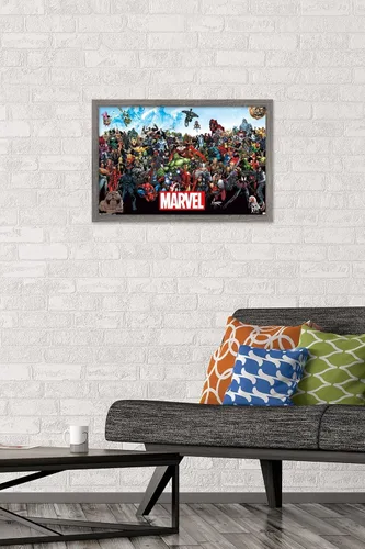 Vista 2 de Marvel Comics The Marvel Lineup - Póster de pared, 22.4 pulgadas de largo x 14.7 pulgadas de ancho, versión enmarcada de madera de granero
