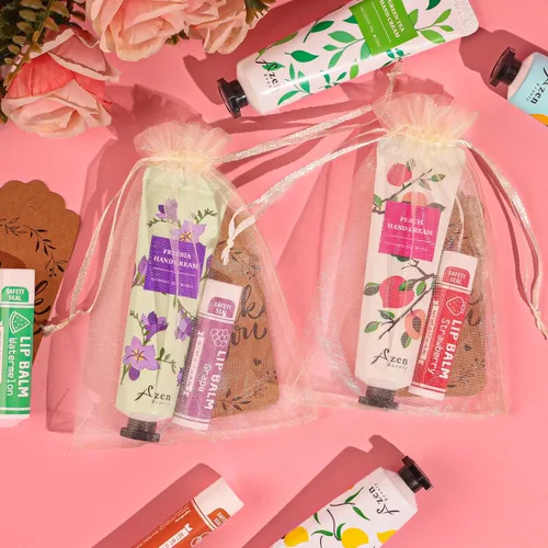 Vista 3 de AZEN 120 Juegos de Regalos a Granel, Crema de Manos y Bálsamo Labial a Granel con Bolsa de Organza, Tarjeta de Agradecimiento, Regalos de Baby