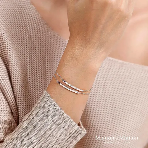 Vista 5 de Delicada barra pulsera de nombre Joyería con iniciales. Regalo perfecto.