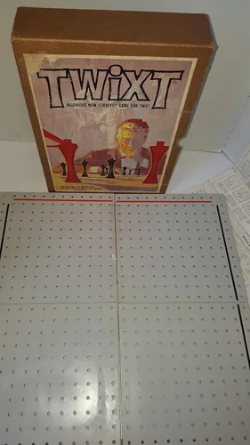 Vista 2 de TWIXT. Ingenioso nuevo juego de estrategia para dos. (1962)