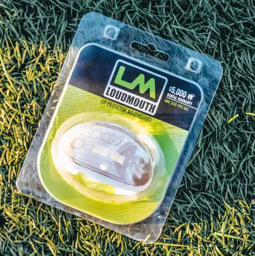 Vista 2 de Loudmouth Money - Protector bucal de fútbol con correa desmontable (blanco/dorado)