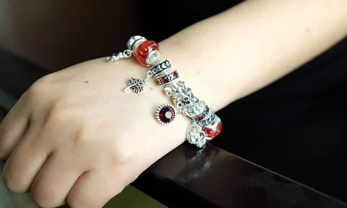 Vista 6 de Falari Pulsera de piedra natal, cuentas multicolor en tono plateado, Metal