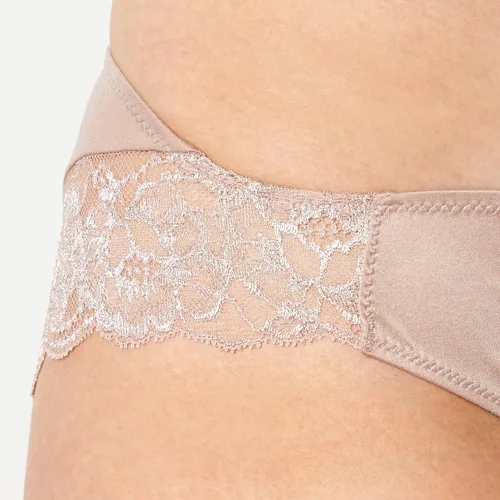 Vista 3 de Maidenform Bragas Comfort Devotion con parte trasera con encaje tipo tanga para mujer, 5