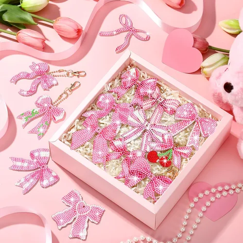 Vista 5 de Siifert 15 llaveros de arte de diamantes con lazo rosa, regalos de fiesta de coqueta, lazo rosa 5D, adornos colgantes de Navidad, kit de llaveros