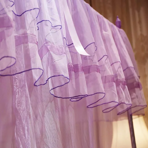 Vista 4 de Mosquitero para cama con detalles de encaje. Mosquitero de lujo mosquitero de cuatro esquinas para cama princesa, para interior o exterior Morado
