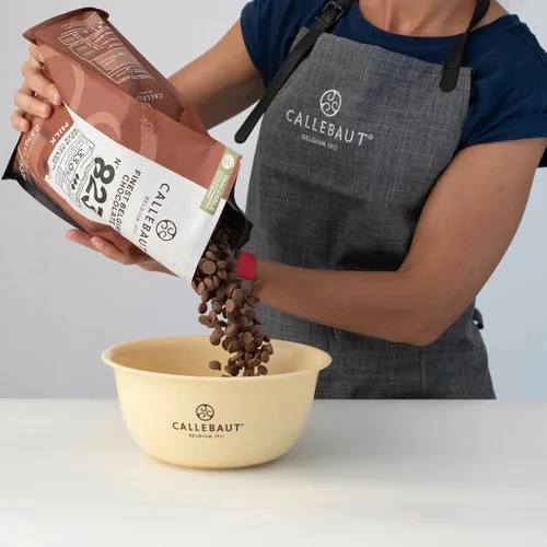 Vista 8 de Callets belgas de chocolate con leche (chispas) para hornear - 33.6% - 1 bolsa, 5.5 libras
