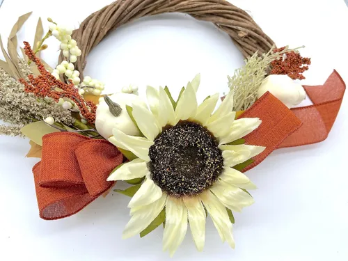 Vista 2 de Sunflower, Pumpkin and Gourd Thanksgiving Wreath on Grapevine Base with Burnt Orange Burlap Bow and Berry Branches - 10 inches