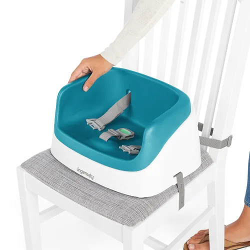 Vista 6 de Asiento elevador SmartClean Toddler Booster de Ingenuity para mesa de comedor con correas de arnés de 3 puntos, azul pavo real