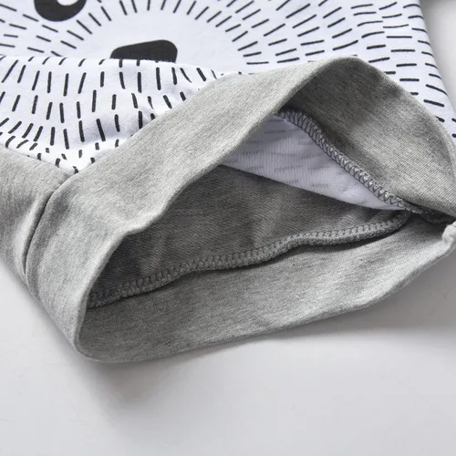 Vista 5 de Conjunto de ropa de manga larga con capucha y pantalones para bebés y niños pequeños