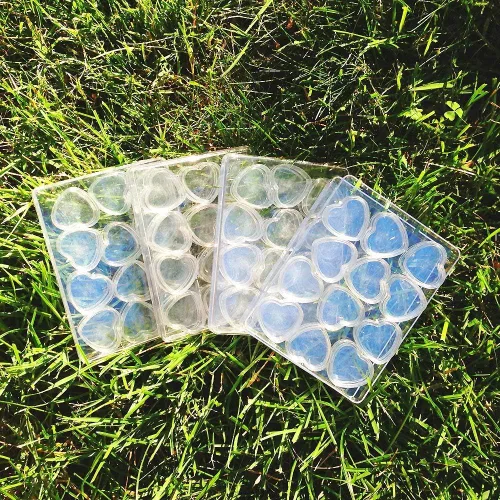 Vista 3 de 60 frascos vacíos de 0.18 oz de crema transparente en forma de corazón, tarros de plástico rellenables, contenedor de cosméticos para muestras
