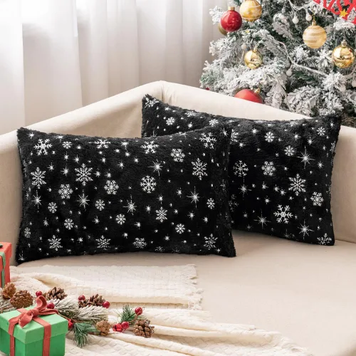 Vista 17 de MIULEE - Juego de 2 fundas de cojín decorativas de Navidad, hechas de piel sintética suave con copos de nieve plateados y brillantina, para Verde