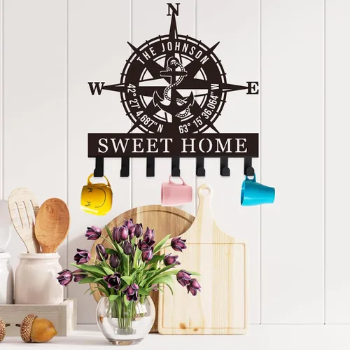 Vista 4 de Llavero de brújula personalizado para pared, ganchos de llaves de coordenadas GPS náuticas, soporte para llaves de nombre de familia, decoración
