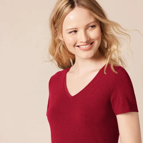 Vista 453 de Amazon Essentials Women's Regular-Fit Short-Sleeve Crewneck T-Shirt