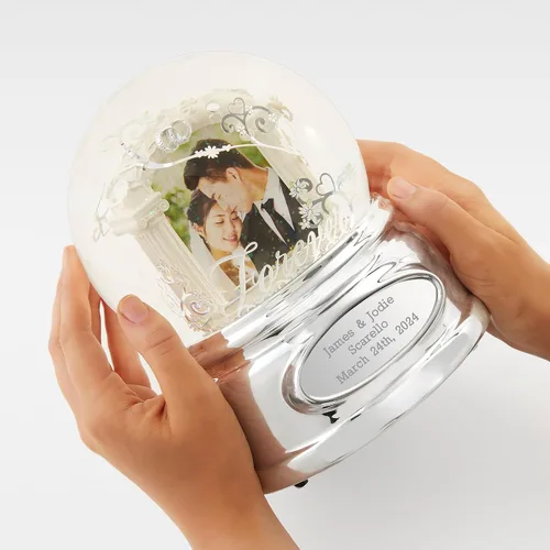 Vista 3 de COSAS REMEMBERED Grabado Forever Wedding Photo Musical Snow Globe