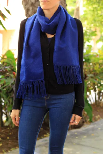 Vista 2 de TINKUY PERU - Lana de alpaca peruana - Unisex tejido flecos cepillado bufanda
