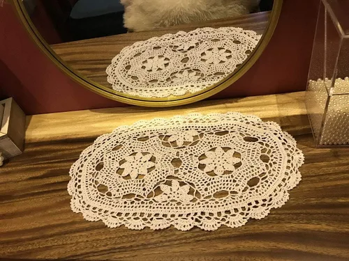 Vista 5 de Pasillos de ganchillo hechos a mano beige de algodón, tapetes de encaje ovalados para dormitorios, 12 x 20 pulgadas.