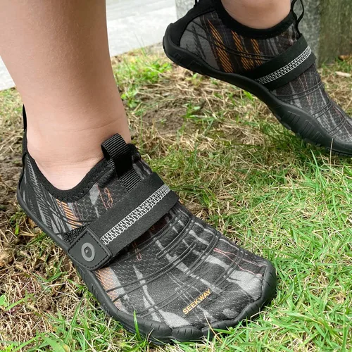 Vista 6 de SEEKWAY Zapatos de agua descalzos para niños, puntera ancha y zapatos de arena de secado rápido para niños pequeños para senderismo, natación