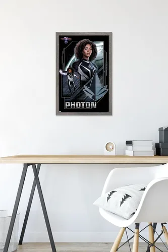 Vista 6 de Trends International Marvel The Marvels - Póster de pared con fotones, 22.4 pulgadas de largo x 14.7 pulgadas, versión enmarcada de madera de granero