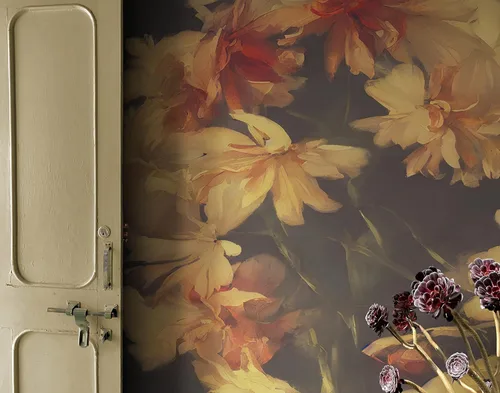 Vista 2 de Fondo oscuro vintage con flores amarillas papel tapiz botánico. Papel tapiz despegable y pegable, papel tapiz removible, floral oscuro, papel tapiz