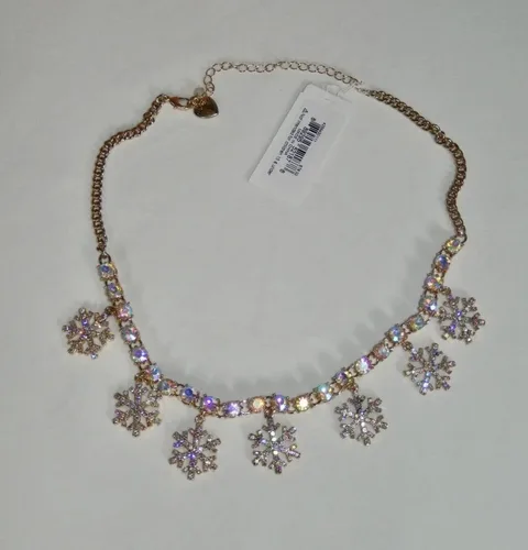 Vista 5 de Betsey Johnson Collar con colgante corto de ciervo