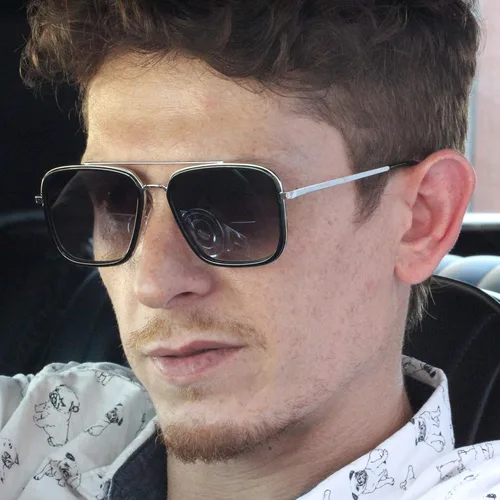 Vista 4 de Flawless Eyewear Gafas de sol cuadradas estilo aviador retro vintage para hombres y mujeres con marco de metal clásico Tony Stark Black Gold Black