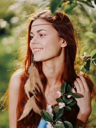 Vista 4 de XunYee - Diadema de plumas, mediana, estilo borla, color beige