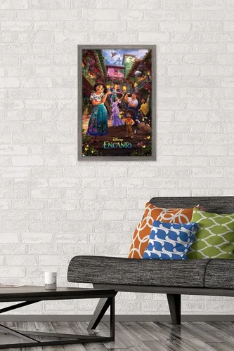 Vista 2 de Trends International Disney Encanto - Póster familiar de una hoja, 22.4 pulgadas de largo x 14.7 pulgadas, versión enmarcada de madera de granero