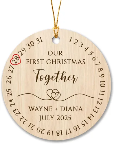Vista 8 de Adorno personalizado de Our Christmas As A Family of Three 2025 – Primera Navidad como familia de 3 zorros – Regalos para padres recién nacidos