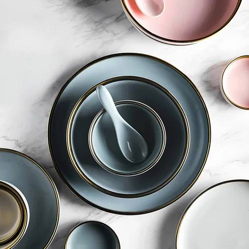 Vista 3 de Plato de cerámica moderno con borde dorado de alta calidad, plato de porcelana elegante para restaurante, juego de platos de cerámica aptos