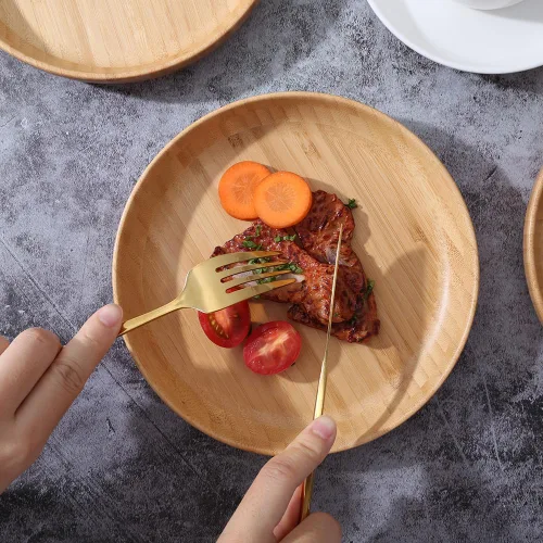 Vista 4 de Platos redondos de madera de 7.5 pulgadas para alimentos, platos de bambú reutilizables, platos de cena para mesa, 2 piezas de platos de madera
