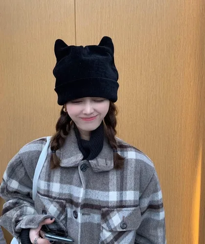Vista 4 de Gorro de gato con orejas para mujer, gorros holgados para mujer, accesorios grunge, sombreros de ganchillo