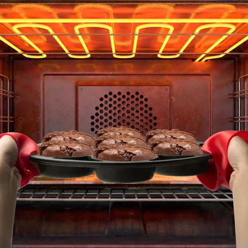 Vista 6 de YOLOPLUS+ Molde para magdalenas de hierro fundido pre-sazonado con guantes resistentes al calor, 11.2 pulgadas, 7 tazas de bandeja para galletas
