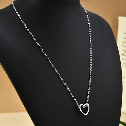 Vista 5 de Just Follow Gargantilla de corazón de oro pequeño, delicado collar con colgante de corazón con inicial, collar de rosa, collares de corazón en capas