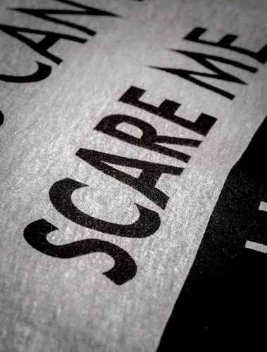 Vista 5 de Camiseta divertida con texto en inglés You Can't Scare Me, I Have Kids (You Can't Scare Me, I Have Kids)