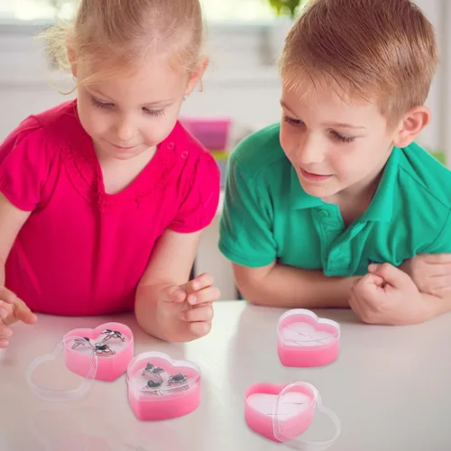 Vista 5 de CHGCRAFT 10 cajas de anillos de plástico transparente con forma de corazón de amor, aretes de cristal, cajas de almacenamiento de joyas, caja