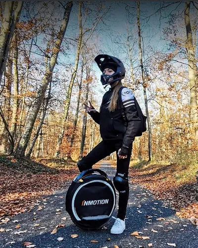 Vista 2 de INMOTION Cubierta protectora de monociclo eléctrico, funda anticolisión anticaídas para V5/V5F una rueda Hoverboard