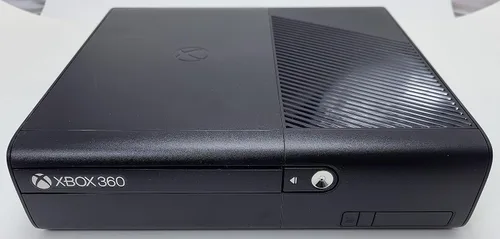 Vista 3 de Microsoft Xbox 360 E 4GB Console Renewed
