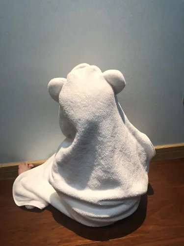Vista 4 de ESTAMICO Toallas de baño unisex con capucha de felpa para bebé, con cruz bordada y orejas lindas para bautizo para bebés, niños pequeños y niños