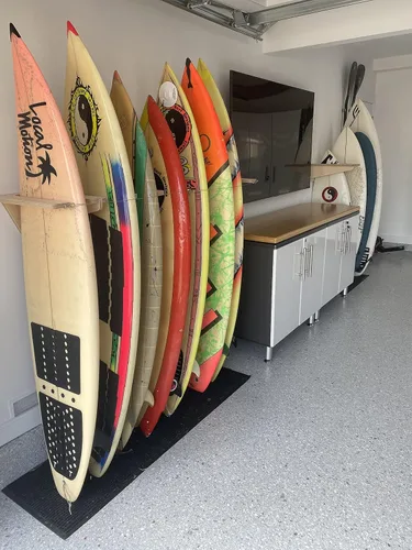 Vista 2 de Estante de pared para tablas de surf Freestyle