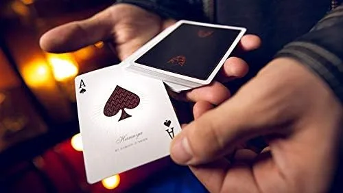 Vista 5 de Murphy's Magic Supplies, Inc. Hannya Playing Cards Versión 2 Baraja de póquer Coleccionable