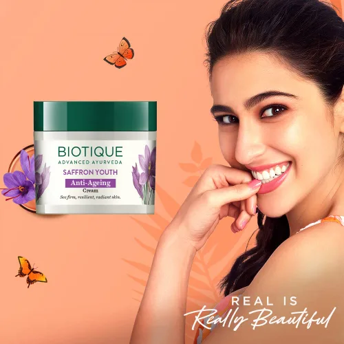 Vista 3 de Biotique Saffron Dew 1.76 oz- Crema facial y corporal Ageless